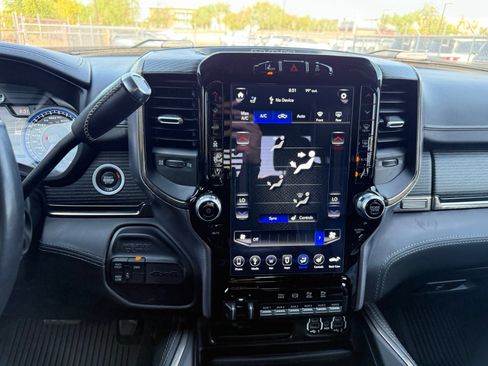 Used 2020 RAM 2500 Limited AWD/4WD image 22