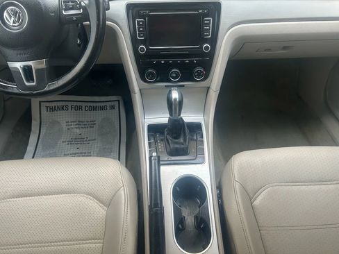Used 2013 Volkswagen Passat TDI SE FWD image 24