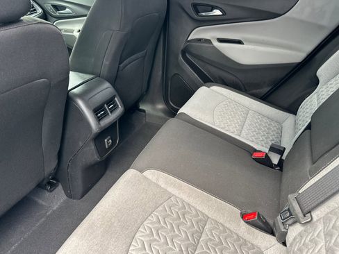 Used 2022 Chevrolet Equinox LT FWD image 12