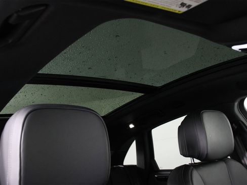 Certified 2025 Porsche Macan image 25