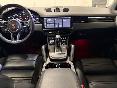 Used 2019 Porsche Cayenne AWD/4WD image 17