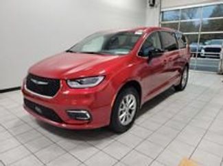 New 2026 Chrysler Pacifica Select FWD video 2