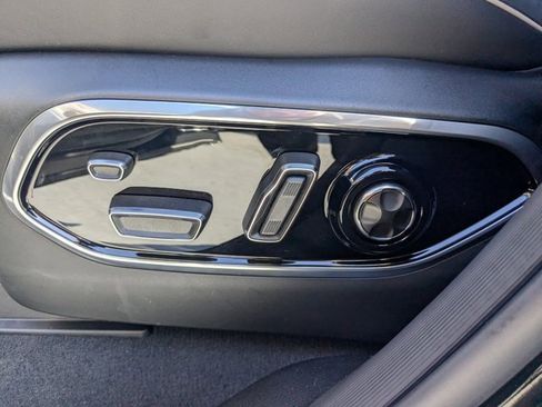 New 2025 Jeep Grand Cherokee Summit image 21