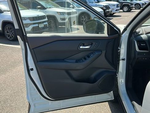 Certified 2023 Nissan Rogue SL w/ SL Premium Package AWD/4WD image 8