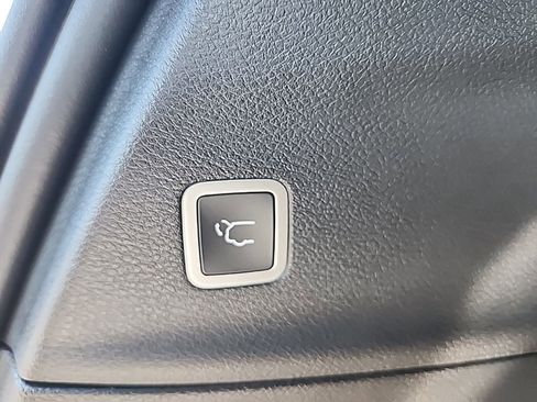 New 2026 Chrysler Pacifica Select FWD image 22