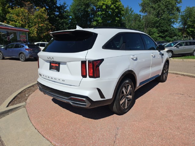 Used 2022 Kia Sorento S FWD image 5