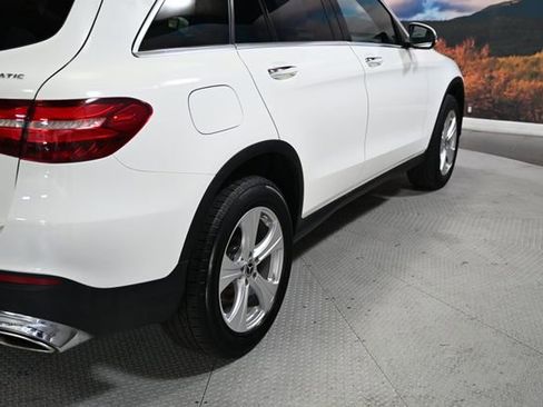 Used 2018 Mercedes-Benz GLC 300 4MATIC image 8