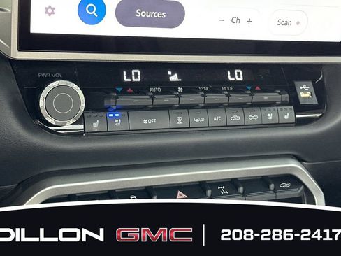 Used 2025 Toyota Tundra Platinum w/ TRD Off-Road Package AWD/4WD image 22