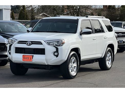 Used 2021 Toyota 4Runner SR5 image 10