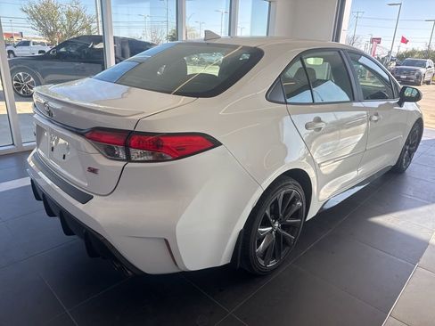 Used 2023 Toyota Corolla SE w/ Carpet Mat Package (TMS) image 2