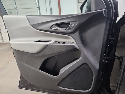 Used 2021 Chevrolet Equinox LT image 27