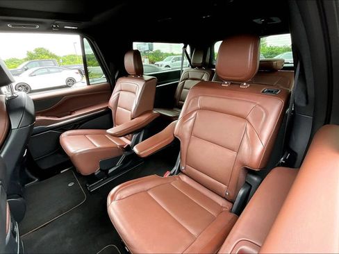 Used 2025 Lincoln Navigator L Reserve AWD/4WD image 24