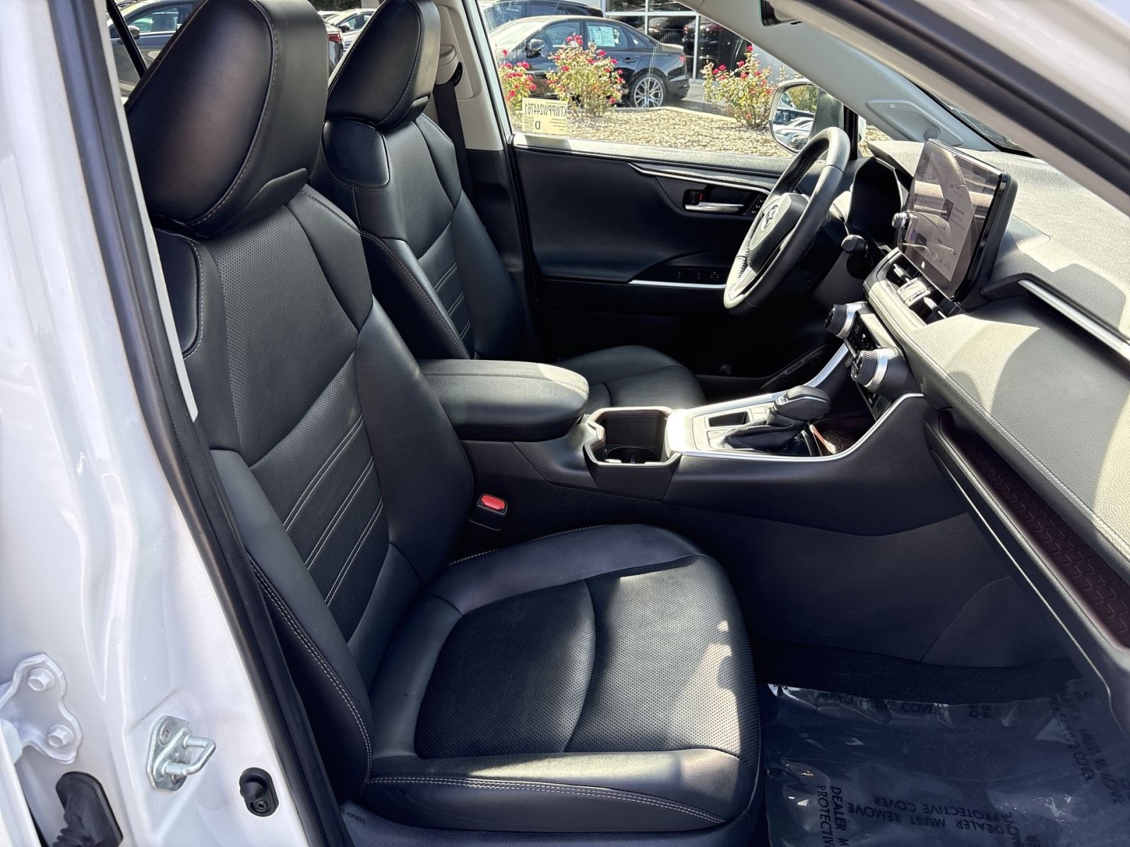 Used 2023 Toyota RAV4 Limited FWD image 27