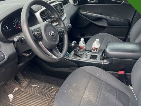 Used 2018 Kia Sorento LX AWD/4WD image 11
