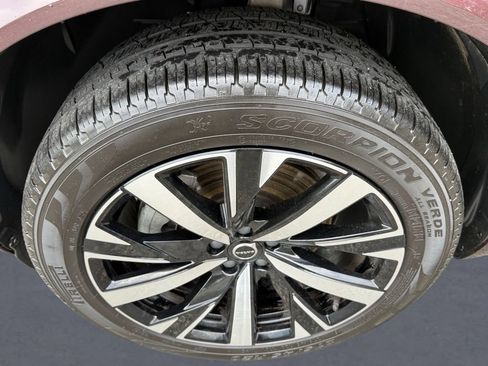 Certified 2025 Volvo XC90 B5 Core AWD/4WD image 8