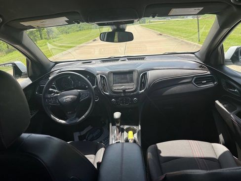 Used 2024 Chevrolet Equinox RS FWD image 19