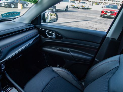 Used 2022 Jeep Compass Trailhawk w/ Sun and Sound Group image 15