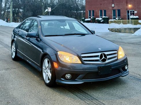 Used 2010 Mercedes-Benz C 300 4MATIC Sedan image 2
