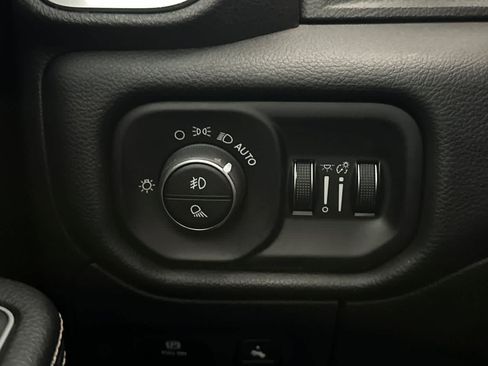 Used 2023 RAM 1500 Laramie AWD/4WD image 33