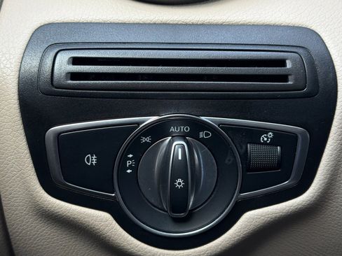 Certified 2022 Mercedes-Benz GLC 300 4MATIC image 31