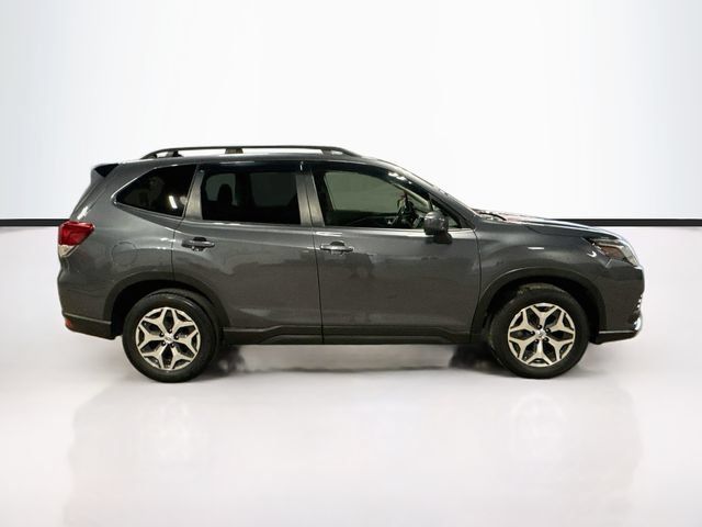 Used 2024 Subaru Forester Premium AWD/4WD image 8