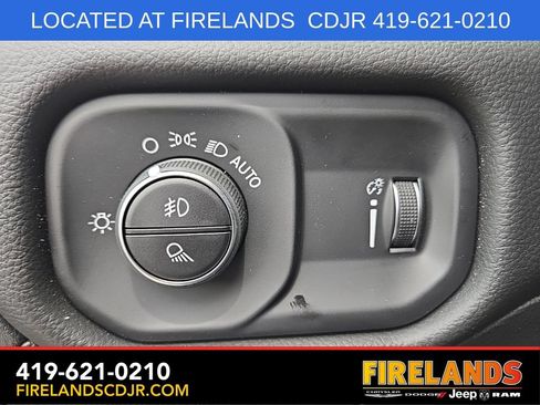 New 2026 RAM 1500 4x4 Crew Cab image 14