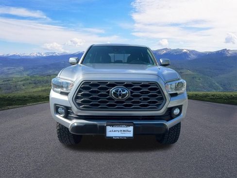 Used 2021 Toyota Tacoma TRD Off-Road w/ Technology Package AWD/4WD image 9