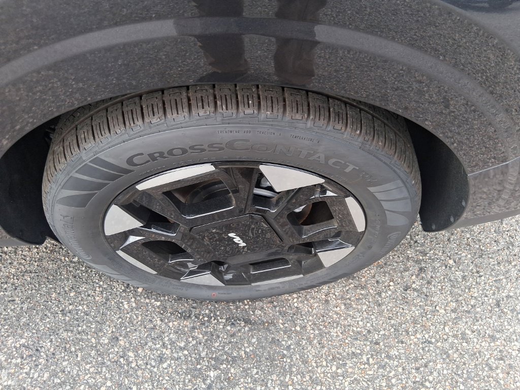 Certified 2026 Kia Carnival EX FWD image 9