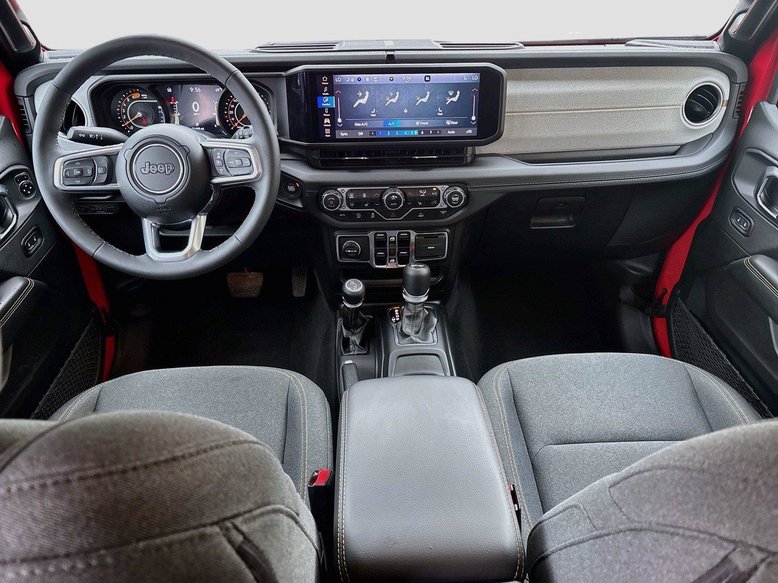 Certified 2025 Jeep Wrangler Unlimited Sahara AWD/4WD image 30
