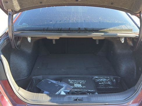 Used 2024 Nissan Altima 2.5 SV FWD image 3