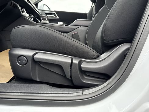 New 2025 Mitsubishi Outlander ES image 12