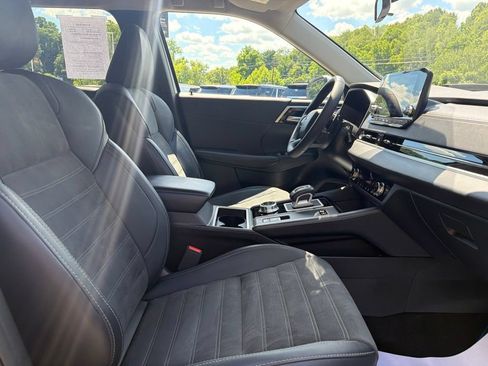 Used 2024 Mitsubishi Outlander 4WD Plug-In Hybrid image 24