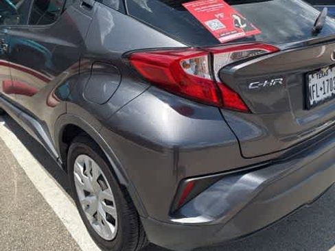 Used 2020 Toyota C-HR LE FWD image 5