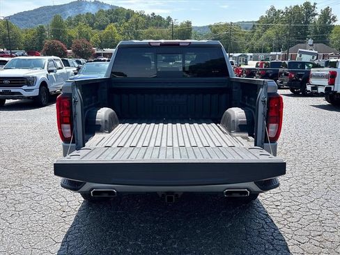 Used 2024 GMC Sierra 1500 Elevation w/ Elevation Premium Package AWD/4WD image 7
