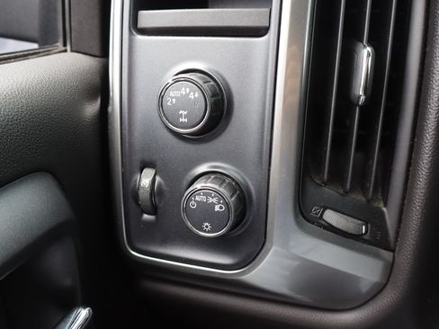 Used 2018 Chevrolet Silverado 1500 LT AWD/4WD image 14