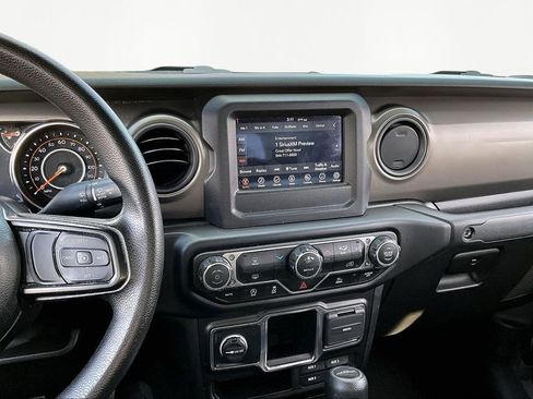 Used 2022 Jeep Gladiator Sport image 9