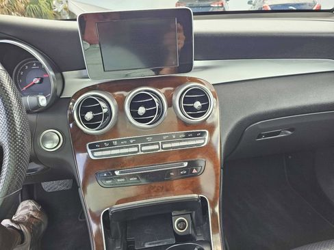 Used 2019 Mercedes-Benz GLC 350e 4MATIC image 9