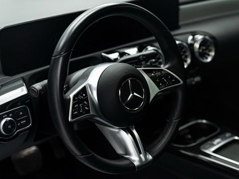 Used 2025 Mercedes-Benz CLA 250 image 12