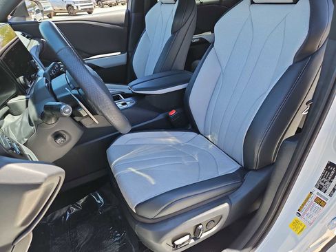 Used 2025 Lexus TX 500h AWD w/ Technology Package image 17