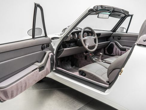 Used 1995 Porsche 911 Cabriolet image 22