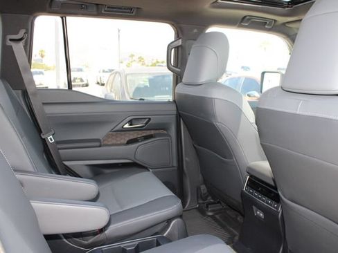 Certified 2024 Lexus GX 550 w/ Cold Area Package AWD/4WD image 7