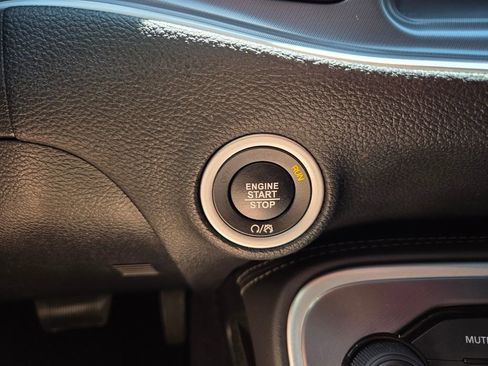 Used 2019 Dodge Challenger SXT RWD image 28