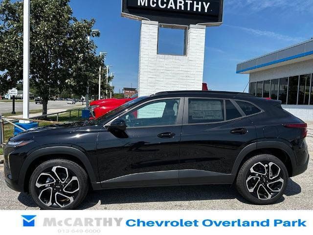 New 2026 Chevrolet Trax RS w/ Sunroof Package FWD image 2