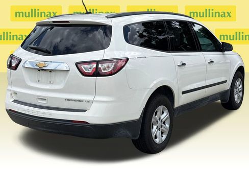Used 2015 Chevrolet Traverse LS FWD image 4