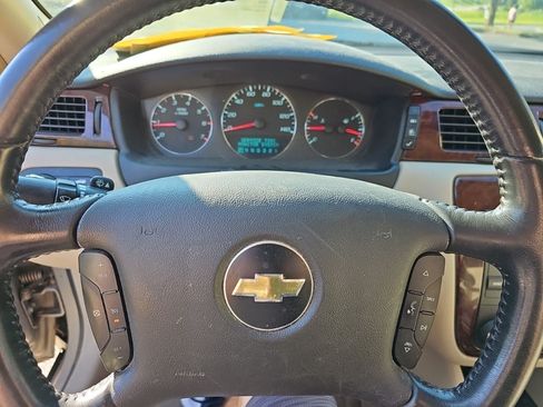 Used 2011 Chevrolet Impala LT w/ Luxury Edition Package FWD image 21