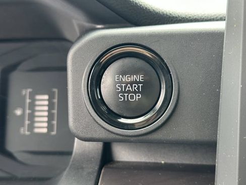 Certified 2025 Toyota Tacoma SR5 AWD/4WD image 23