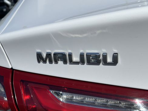 Used 2021 Chevrolet Malibu LT image 9