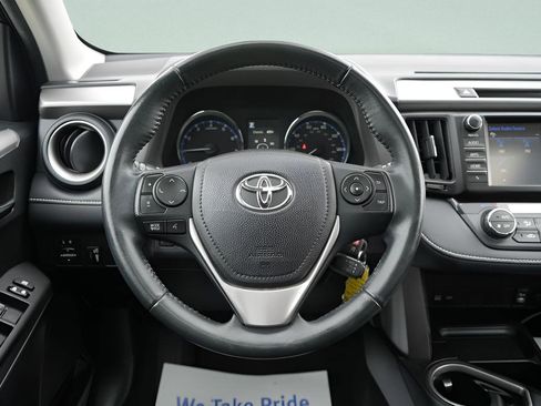 Used 2016 Toyota RAV4 XLE AWD/4WD image 17