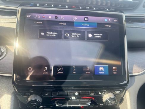 Used 2023 Jeep Grand Cherokee 4WD 4xe image 10