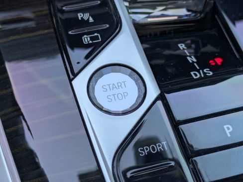 Used 2024 BMW X5 xDrive50e w/ Executive Package image 31